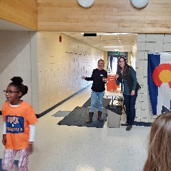 Parent helpers at the water station